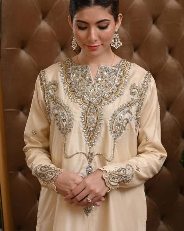 Sunehri Formal