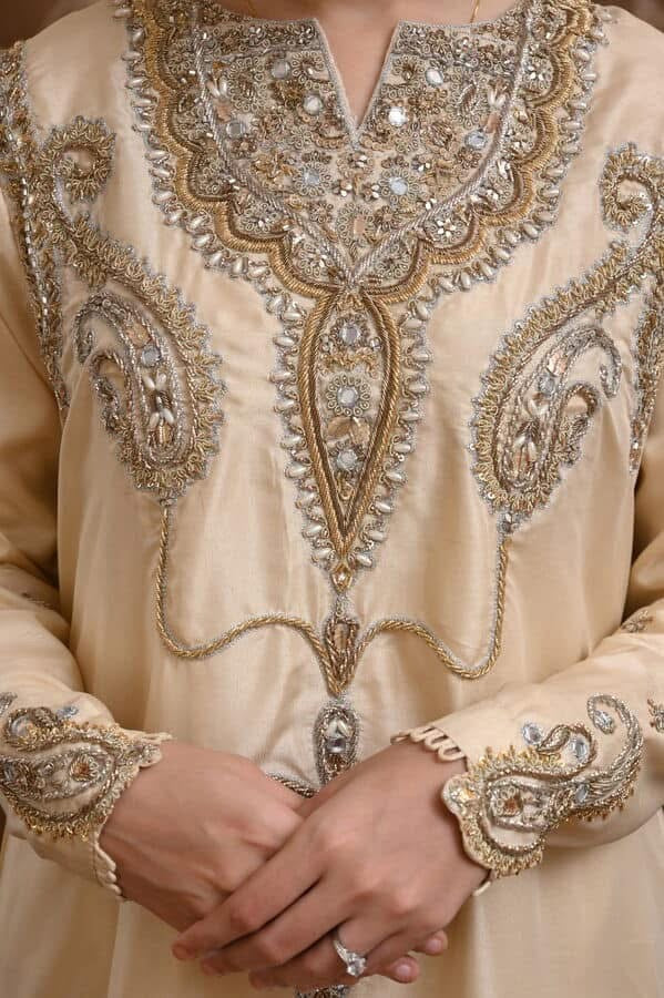 Sunehri Formal
