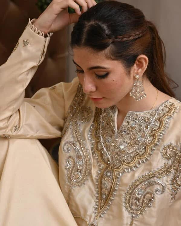 Sunehri Formal